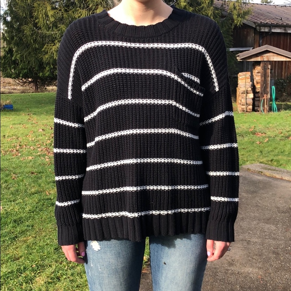 Sweater - Picture 3 of 4